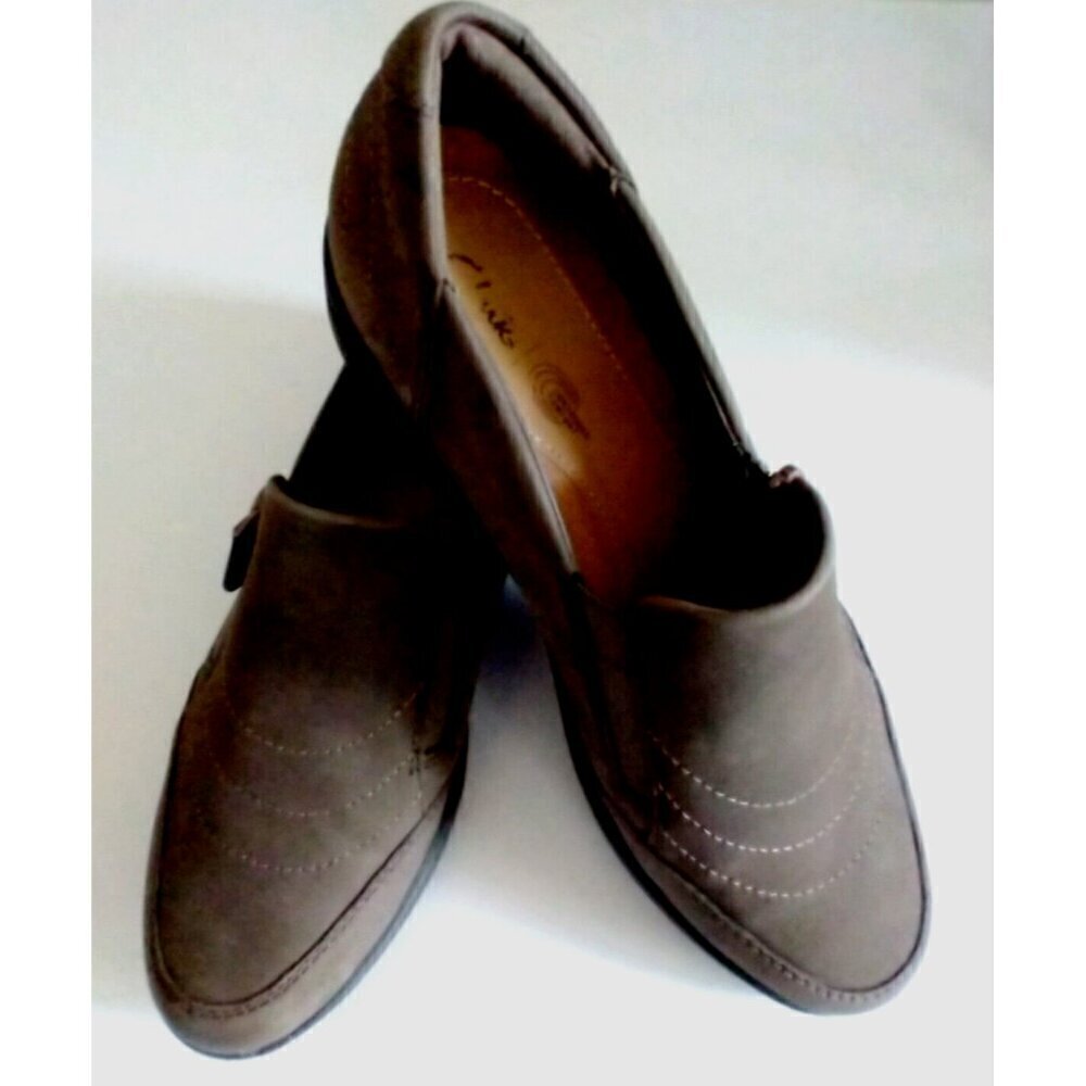 Clarks Womens Light Brown Zip Comfort Slip-On Shoes Leather Suede - Size 8